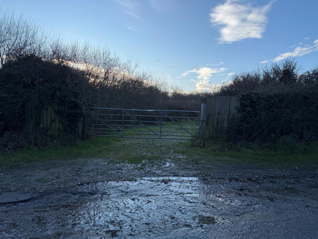 Lot: 51 - 7.63 ACRES OF AGRICULTURAL LAND IN A DESIRABLE LOCATION - Access Gate